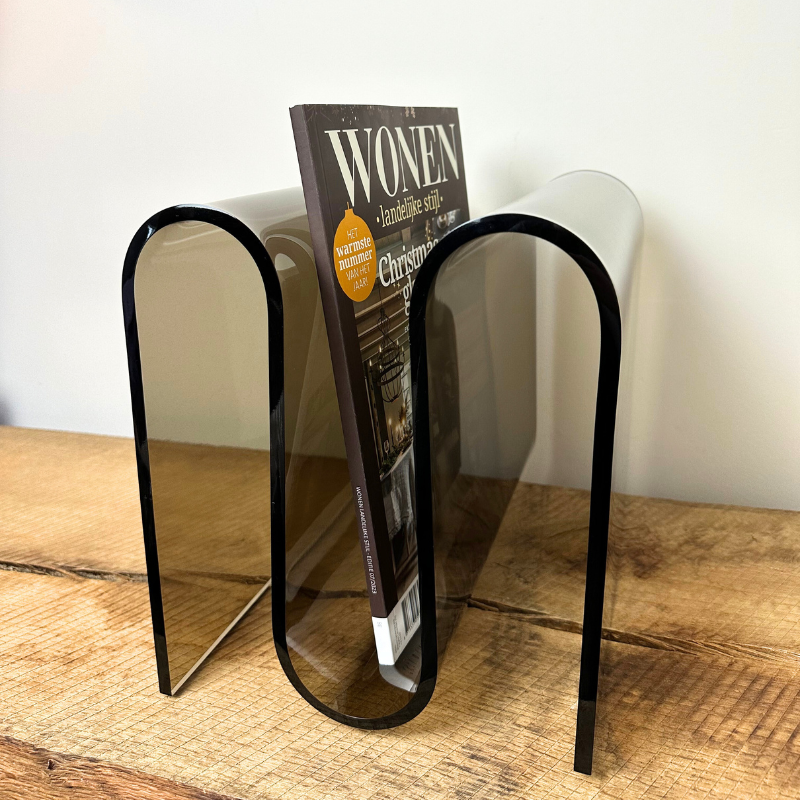 Lisso újságtartó sötét