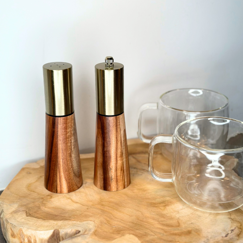 Akácfa só- és borsdaráló szett